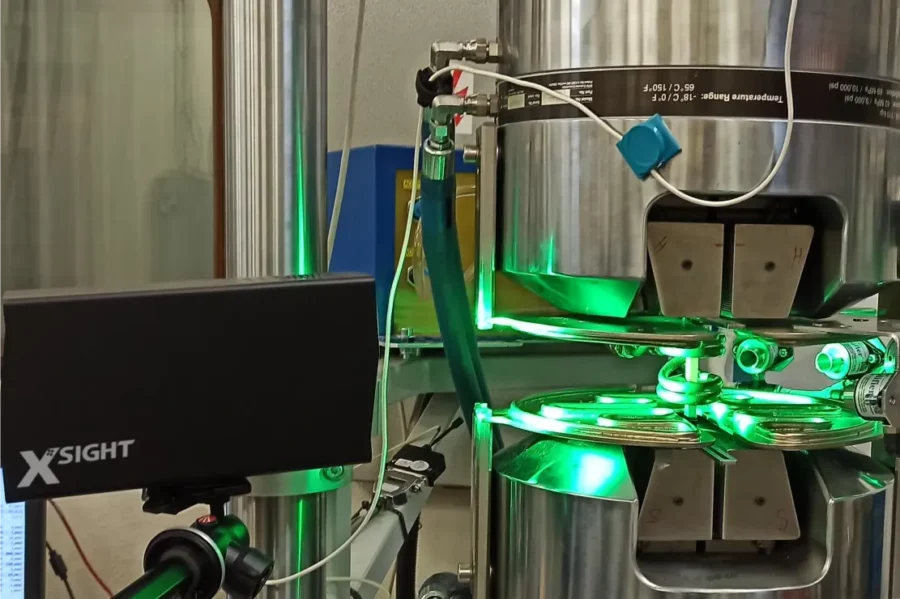 High-temperature uniaxial tensile cyclic test of steel 2 High-temperature uniaxial tensile test setup